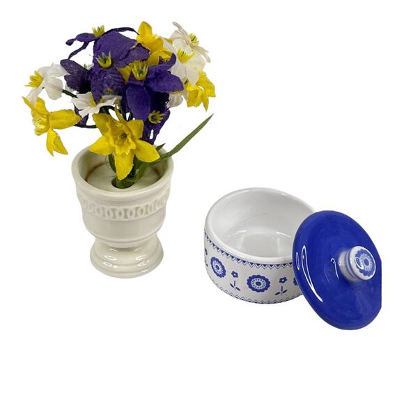 VTG American Girl Elizabeth DRESSING TABLE ACCESSORIES Vase Flowers & Powder Jar - Picture 1 of 6